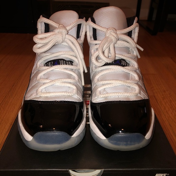 Air Jordan 11s Concords (GS) - Picture 1 of 8